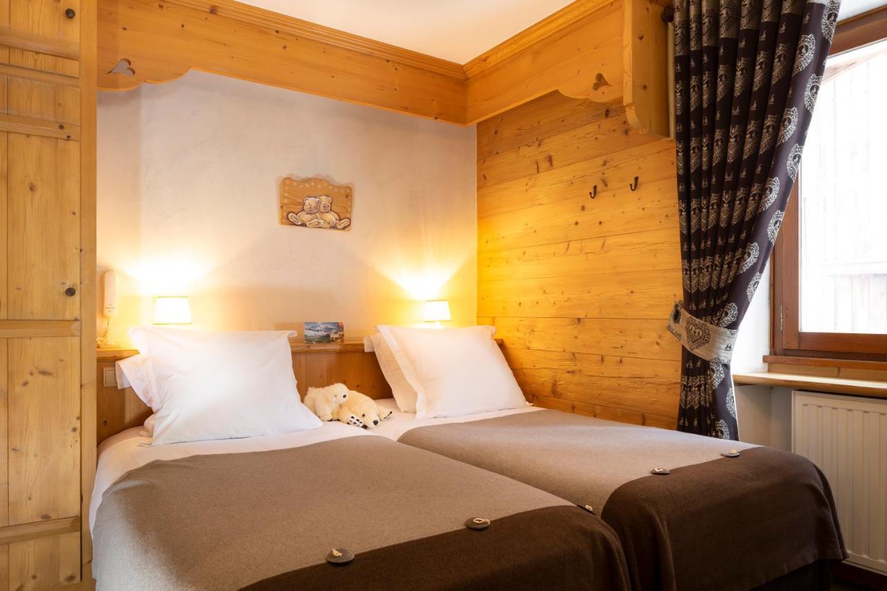 Logis La Croix-Saint-Maurice Hotel Le Grand-Bornand Bagian luar foto