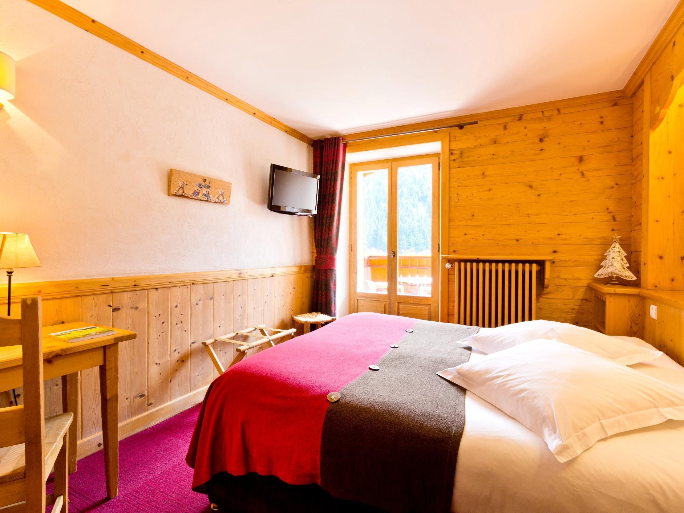 Logis La Croix-Saint-Maurice Hotel Le Grand-Bornand Bagian luar foto