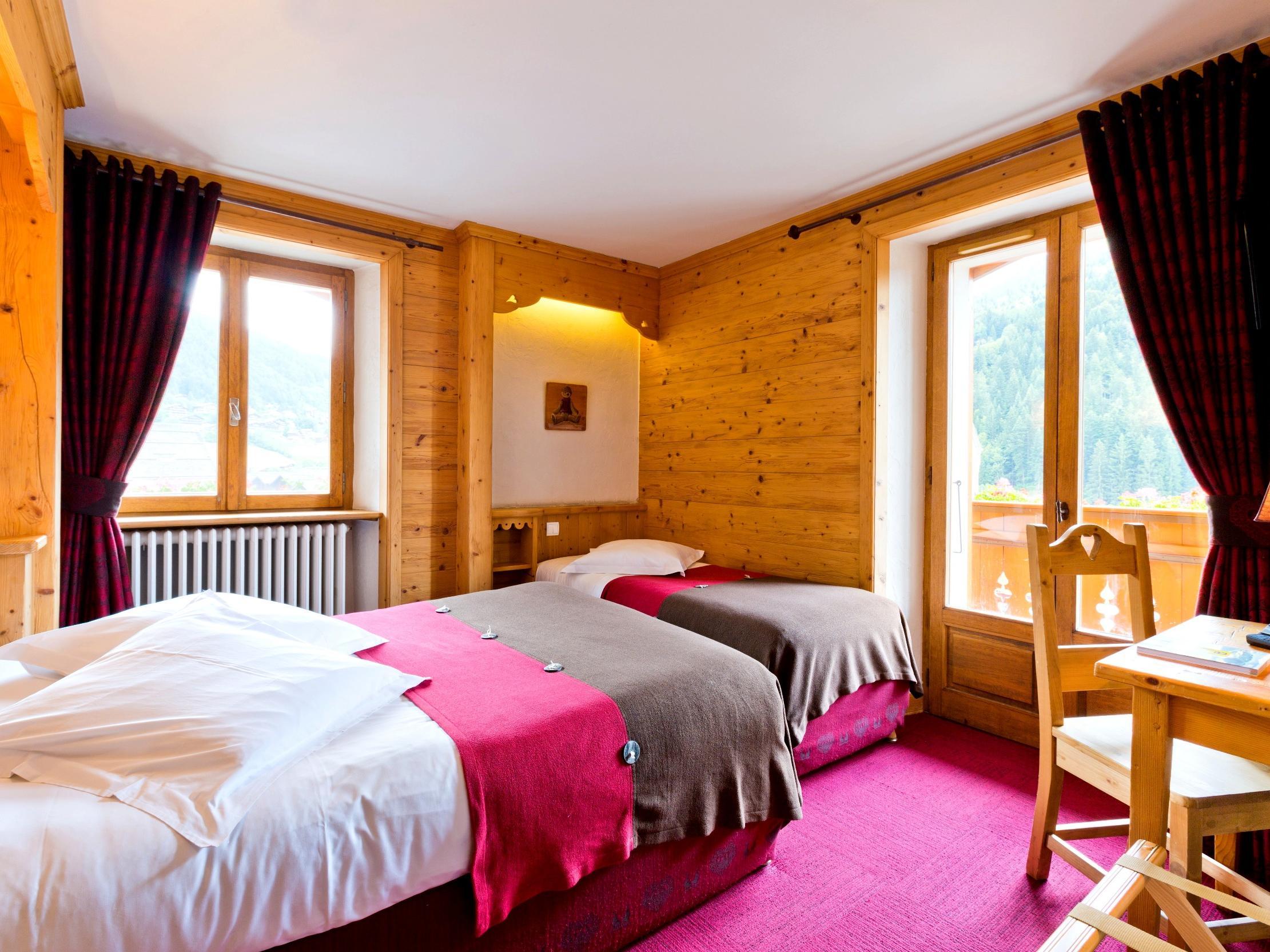 Logis La Croix-Saint-Maurice Hotel Le Grand-Bornand Bagian luar foto