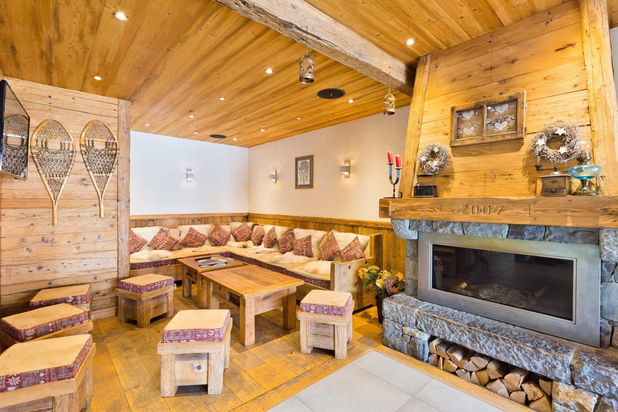 Logis La Croix-Saint-Maurice Hotel Le Grand-Bornand Bagian luar foto