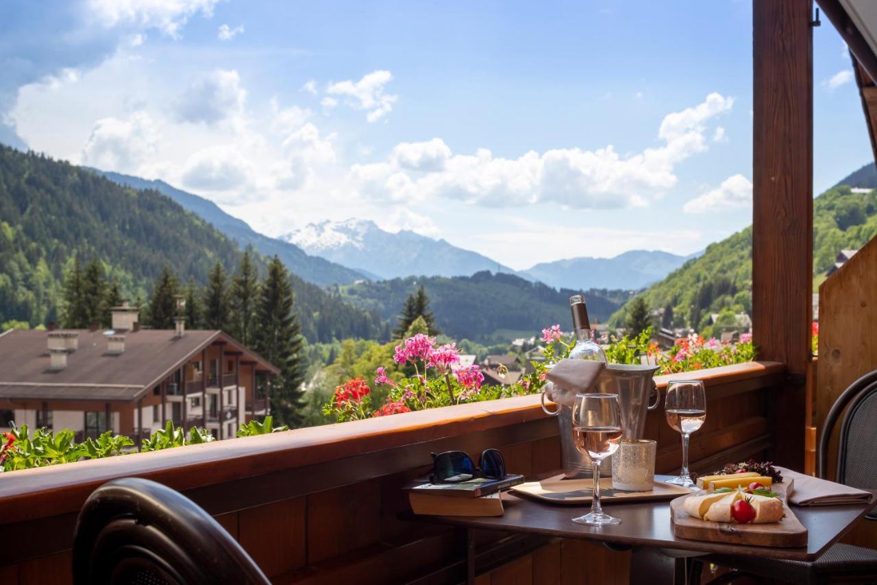 Logis La Croix-Saint-Maurice Hotel Le Grand-Bornand Bagian luar foto