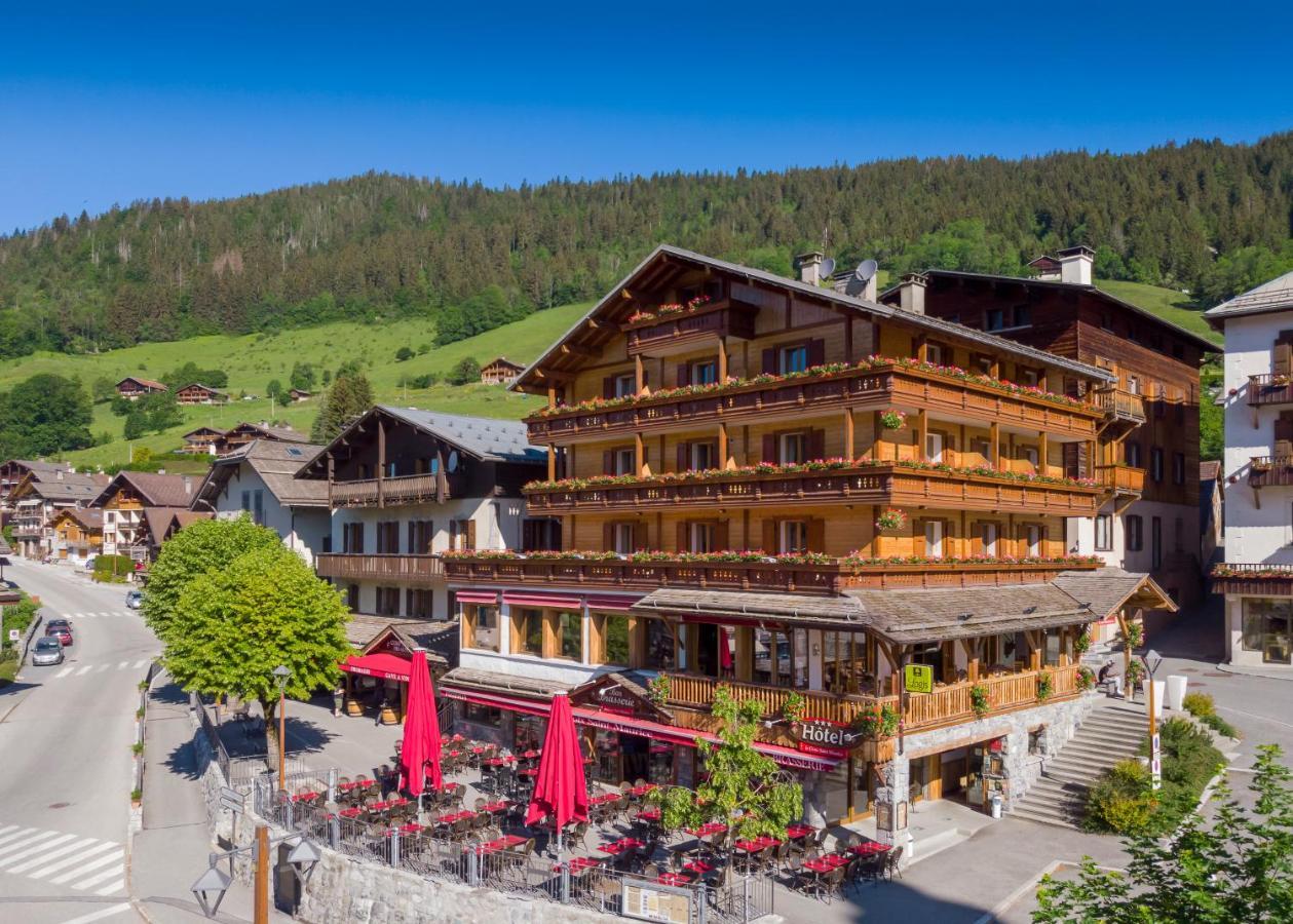 Logis La Croix-Saint-Maurice Hotel Le Grand-Bornand Bagian luar foto