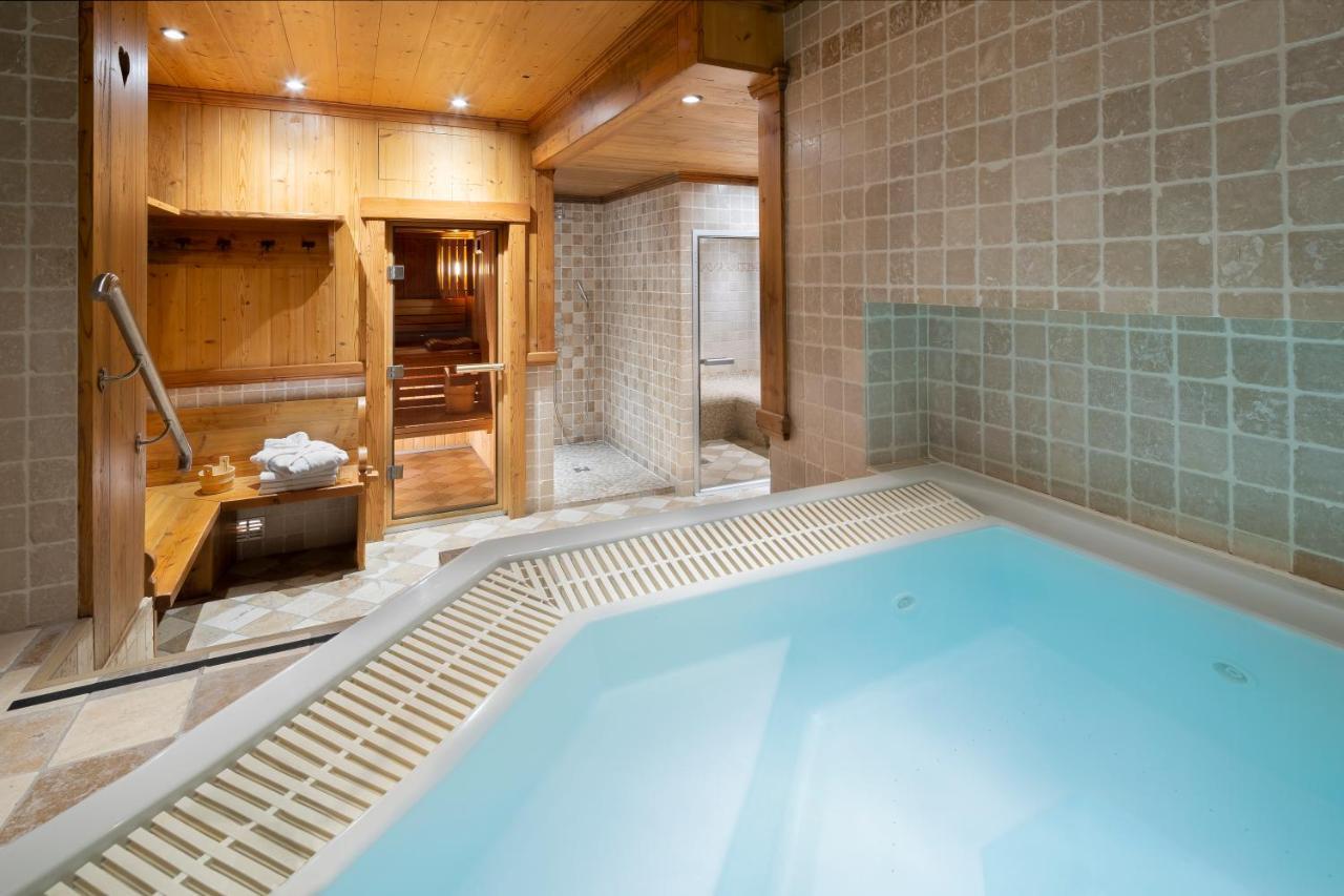 Logis La Croix-Saint-Maurice Hotel Le Grand-Bornand Bagian luar foto