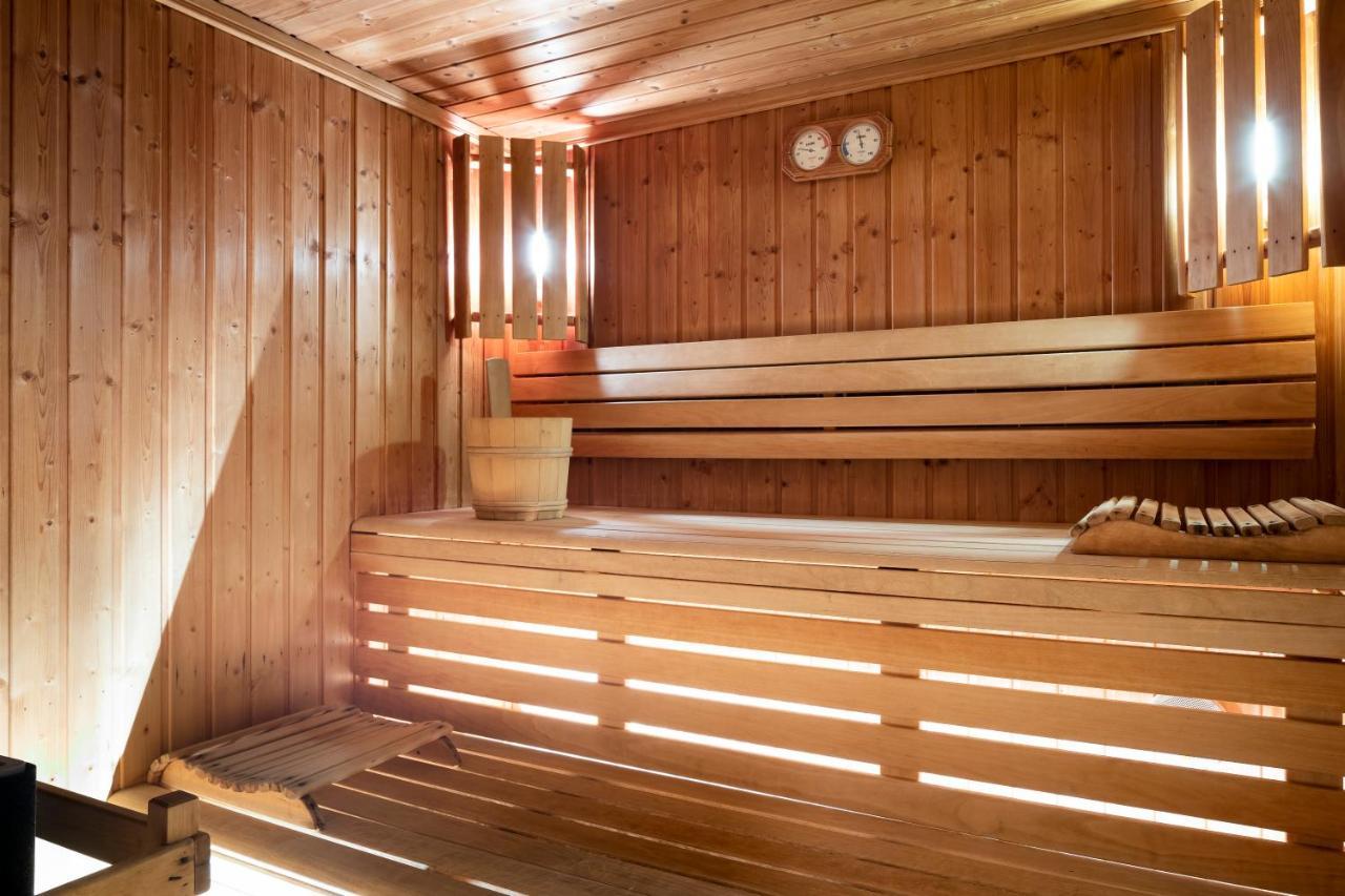 Logis La Croix-Saint-Maurice Hotel Le Grand-Bornand Bagian luar foto
